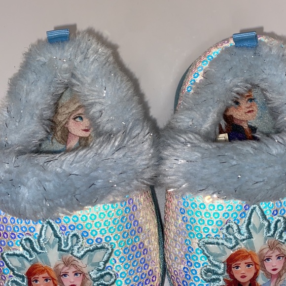 Girls Frozen Slippers - Picture 3 of 7